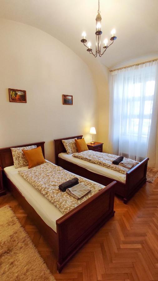 Theatroom Apartman 埃格尔 外观 照片
